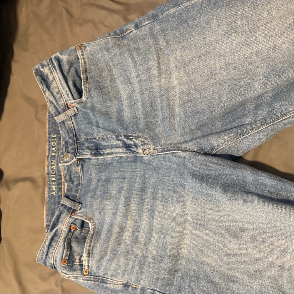 American Eagle  High Waisted wide leg Blue Jeans - Picture 4 of 8